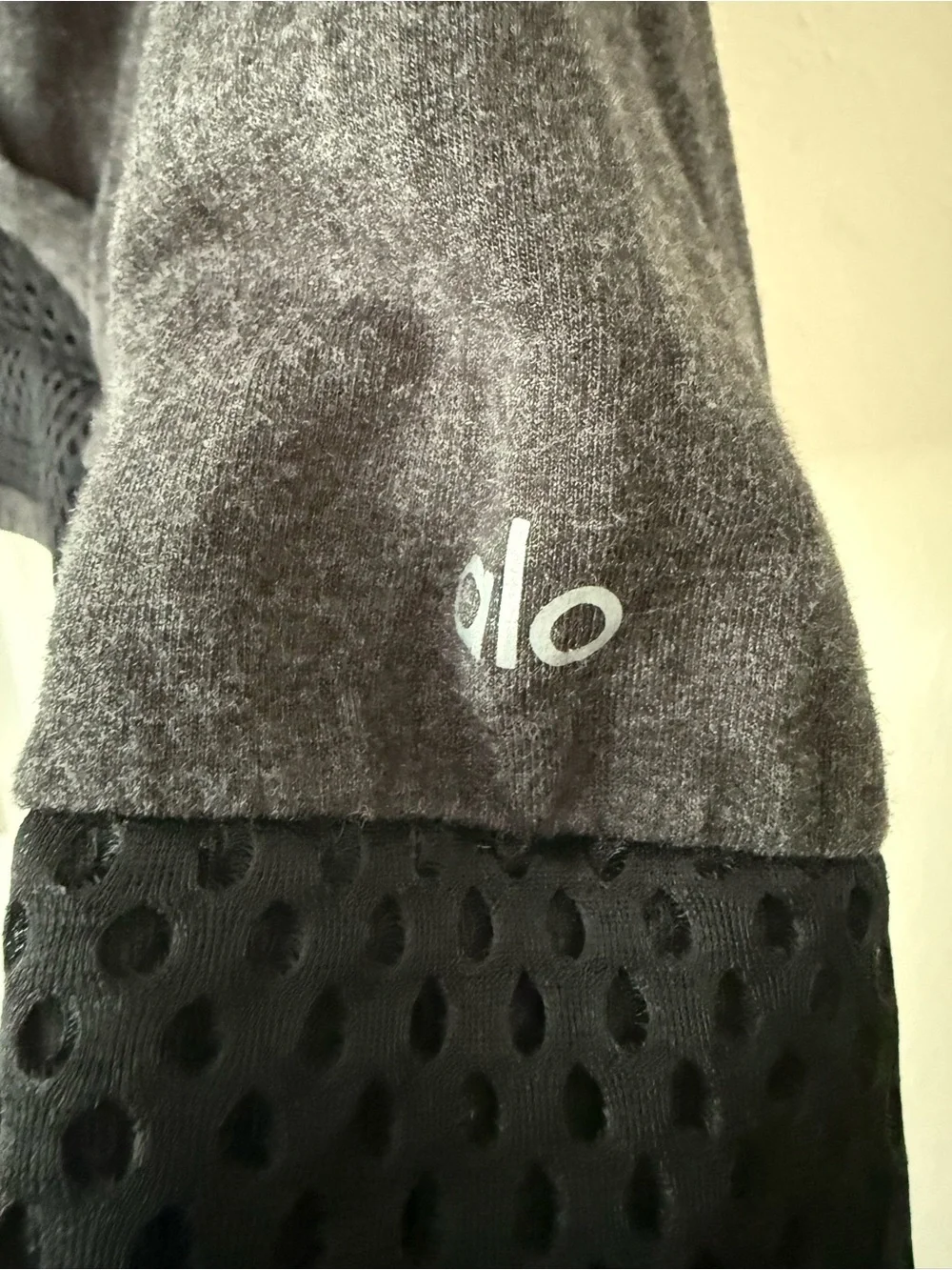 Alo Eclipse Long Sleeve Mesh Detail Hoodie size Medium Charcoal/Black